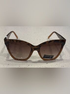 Harper Tortoise Cat-Eye Sunglasses with Brown Gradient Lenses